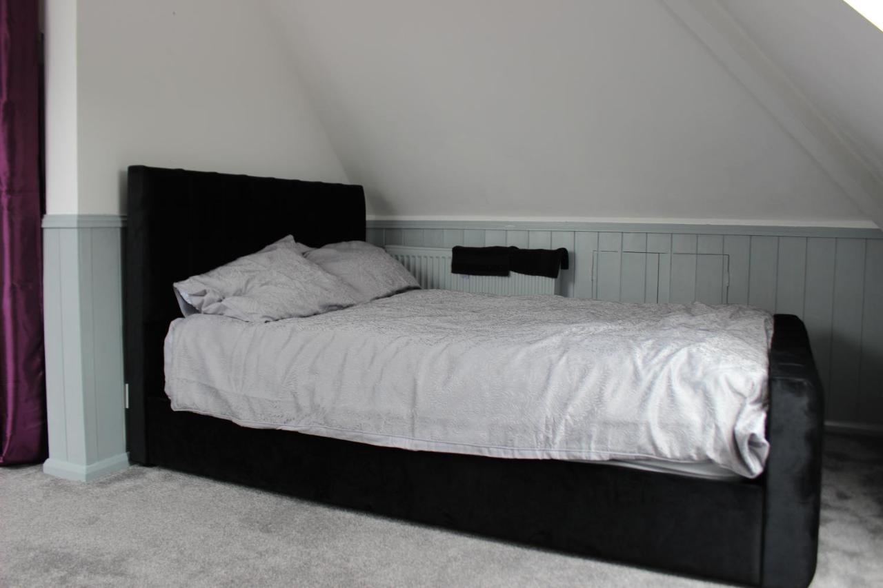 Modern Spacious House - Sleeps 16, Free Parking, Sun Terrace Нанітон Екстер'єр фото