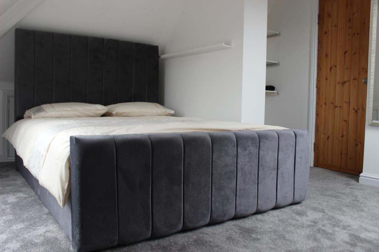 Modern Spacious House - Sleeps 16, Free Parking, Sun Terrace Нанітон Екстер'єр фото