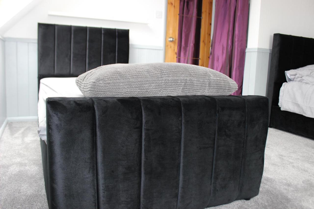 Modern Spacious House - Sleeps 16, Free Parking, Sun Terrace Нанітон Екстер'єр фото