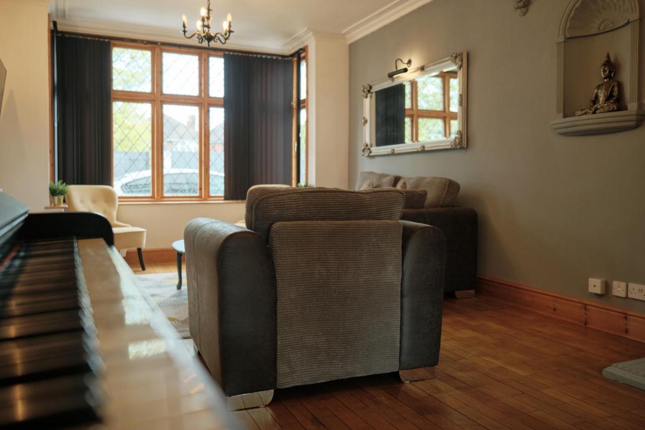 Modern Spacious House - Sleeps 16, Free Parking, Sun Terrace Нанітон Екстер'єр фото