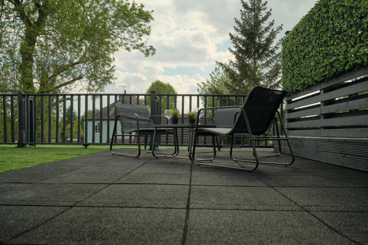 Modern Spacious House - Sleeps 16, Free Parking, Sun Terrace Нанітон Екстер'єр фото
